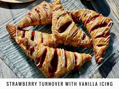🍓Strawberry Turnovers with Vanilla Icing🤍