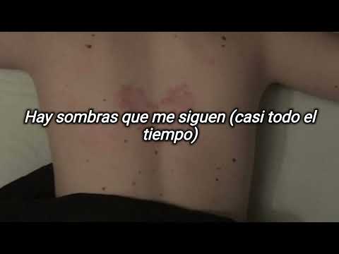 SARAMALACARA Ft. Rojuu - FLASHLIGHT (Letra)