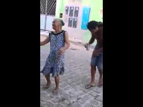 Veia dançando reggae