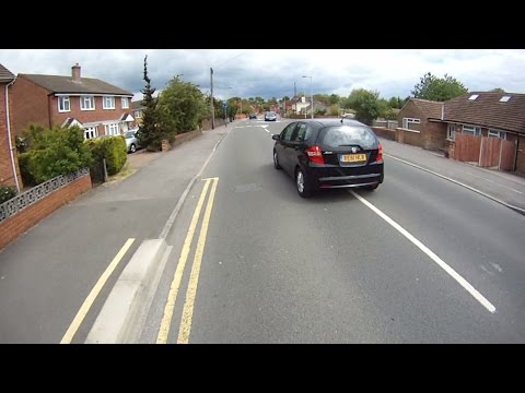 RE61HLR - MGIF At Roundabout