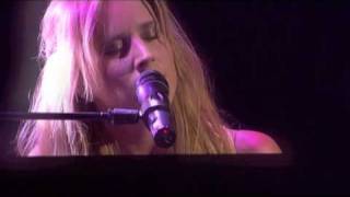 Lucie Silvas - Place To Hide (Live at Paradiso)