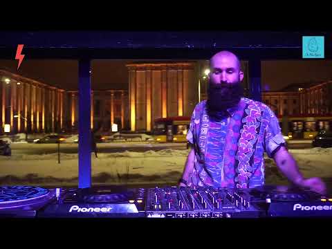 The Blue Oyster: INY aka MaL / 09.02 / 18 - 19