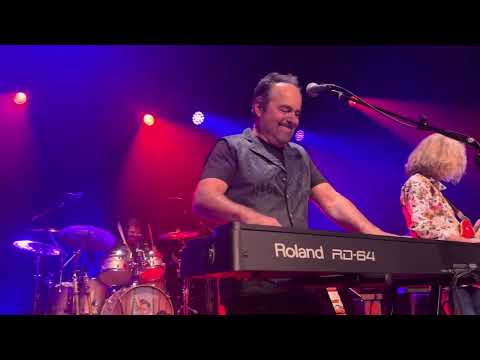Neal Morse and Resonance (with Roine Stolt) -  Red colored glasses/ Stranger in your soul (live)