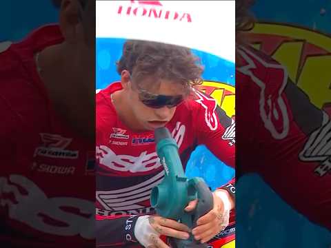 'What are you doing, Jett?' 😂