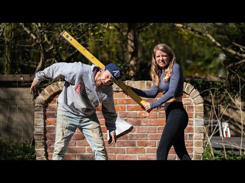 BRICKLAYER Vs WIFE BRICKLAYING CHALLENGE #2