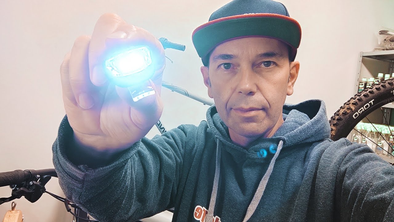 LUCI OBBLIGATORIE SULLA BICI: SEI IN REGOLA CON IL NUOVO CODICE DELLA STRADA