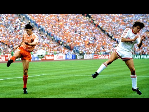 No Current Striker is Close to Marco Van Basten! 😵