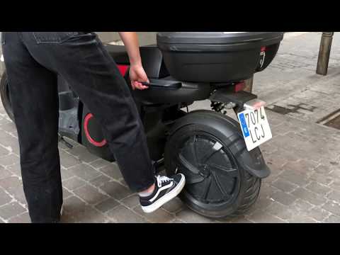 ¿Cómo poner y quitar el caballete?