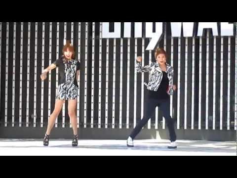 [110911] f(x) - "Hot Summer" @ Universal Citywalk Hollywood