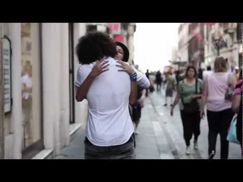 Sal Da Vinci e Ornella Vanoni - Senza Un Motivo - video ufficiale