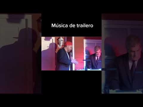 Un clásico desde el cielo del tecladista más famoso de las redes sociales