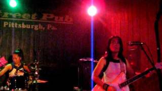 Shonen Knife - &quot;Gyoza&quot;  - 31st Street Pub, Pittsburgh - 24 September 2010