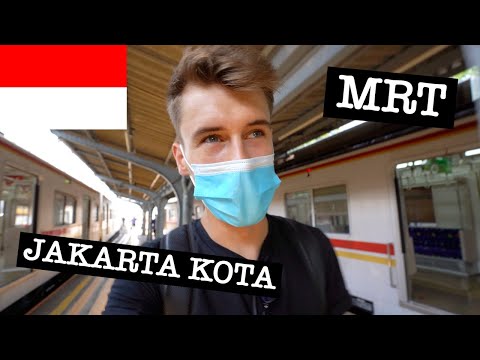 trying JAKARTA'S COMMUTER for the first time | Jakarta Kota Old Town 🇮🇩