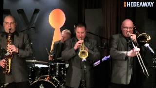 Louis Prima&#39;s &quot;I ain&#39;t got nobody&quot; performed by Ray Gelato and the Giants, live at Hideaway