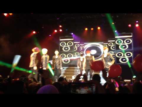 U~Kiss- Man Man Ha Ni Live [NYC]