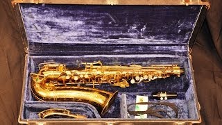 Video thumbnail for 1940 The Buescher Aristocrat Alto Saxophone Demo by Instrument Attic
