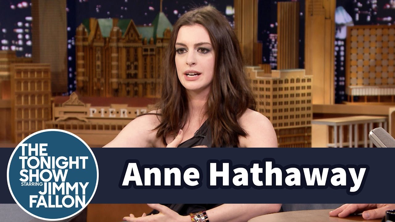 Anne Hathaway Almost Killed Her Kid on a Jungle Gym Slide thumnail