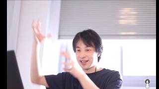 ヒゲどうした?―はぁ、夏なんでね】ヒゲをそる=ひろゆかないさんが髭を剃らなくてはいけなくなった件に対するひろゆきさんなりの応援。しかもそのことには一切触れず、さり気なく「夏なんでね」と返答するのがかっこいい。 - 【ひろゆき】挨拶して損することないよね。Carlsberg 1883を呑みながら。2020/07/08 W01