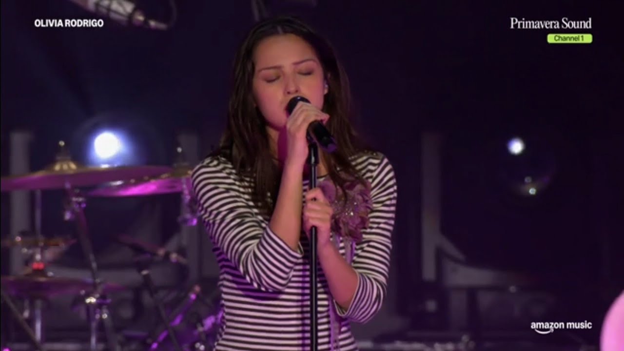 Olivia Rodrigo ft. Robert Smith - what's wrong with me (Live @ Primavera Sound 2026) - YouTube