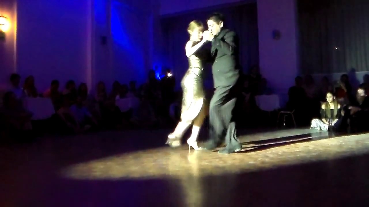 Noelia Hurtado y Carlitos Espinoza - Violetas