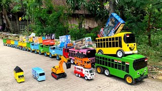 Download lagu WADIDAW !! Mobil Truk Tronton Panjang Bongkar Mainan Mobil Mobilan Truk Molen, Truk Mixer, Excavator mp3