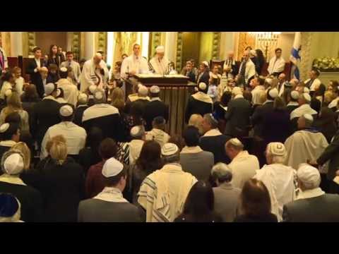 Etz Hayim Hi (Blumenthal/Malavsky/Goldstein) - Cantor Azi Schwartz