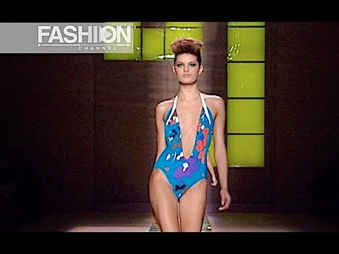 VERSACE Spring Summer 2001 Milan - Fashion Channel