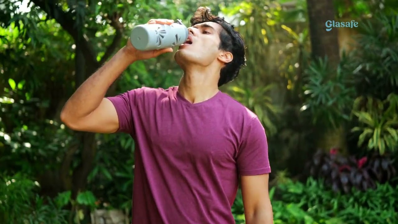 Ditch single-use plastic bottles. Switch to Glasafe glass bottles for a greener tomorrow! #earthday