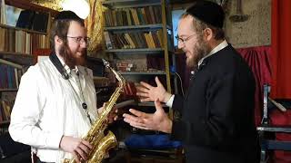 מה זה סקסופון? נתן אטינגר מסביר ומדגים.