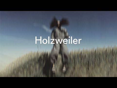 Holzweiler SS23 - In Motion