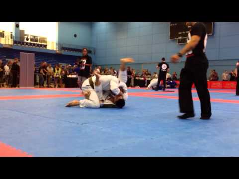 Surrey Open BJJ 2014 - Viking Wong (Legacy BJJ) vs Jose Mata (Nova Forca)