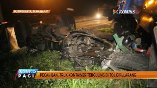 Download lagu Pecah Ban, Truk Kontainer Terguling di Tol Cipularang mp3