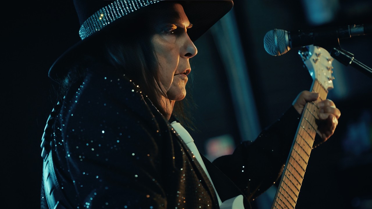 Dave Hill Play It To The Crowd Music Video 4K - YouTube