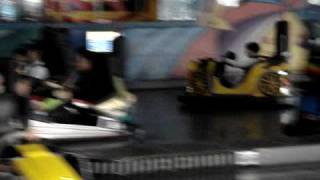 preview picture of video 'Springbreak 2009-Chase in bumber cars at Everland #2'