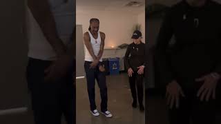 Download lagu Snoop Dawg Dancing Skills #shortvideo #hiphop #rap #oldschool mp3