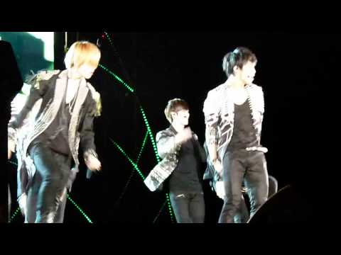 [HD FANCAM] 130115 The 27th Golden Disk Awards Live in Malaysia - BTOB (Wow)
