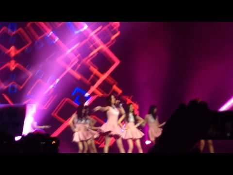 SNSD - Mr Mr pt 2 -Best of Best Concert in the Philippines (15/04/12)