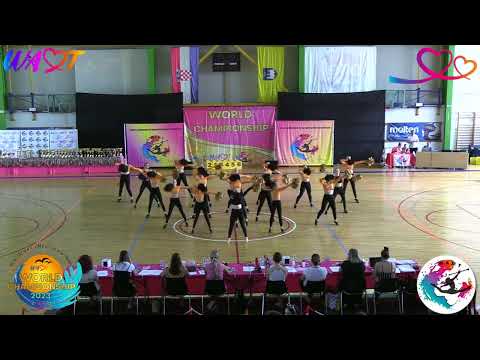 Pom Pom Senior Stage- Marionetky DDMÚL, Czech Republic