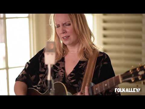 Folk Alley Sessions at 30A: Mary Bragg - “I Thought You Were Somebody Else”