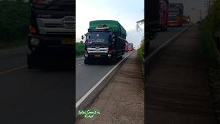Download lagu GROMBOLAN TRUK BESAR TRUK CANTER MUATAN BERAT MENURUN DI TANJAKAN LINTAS SUMATERA mp3