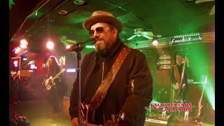 The Mavericks  -  Rolling Along