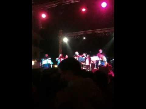 E Zezi Gruppo Operaio - Vesuvio - Live @ Primo Maggio Chiaiano 2010