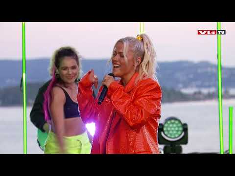 Julie Bergan - Commando (Live @VGListaTopp40 )