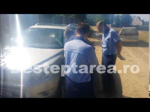 Masina primarului din Prajesti a fost vandalizata