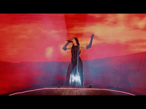 Video thumbnail for Falling Forever (Live From Mexico)