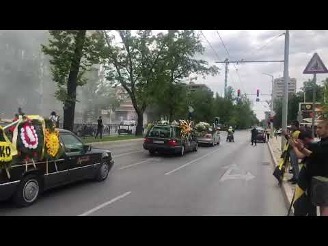 ВИДЕО: Жълто-черен шпалир за Чико пред Колежа!