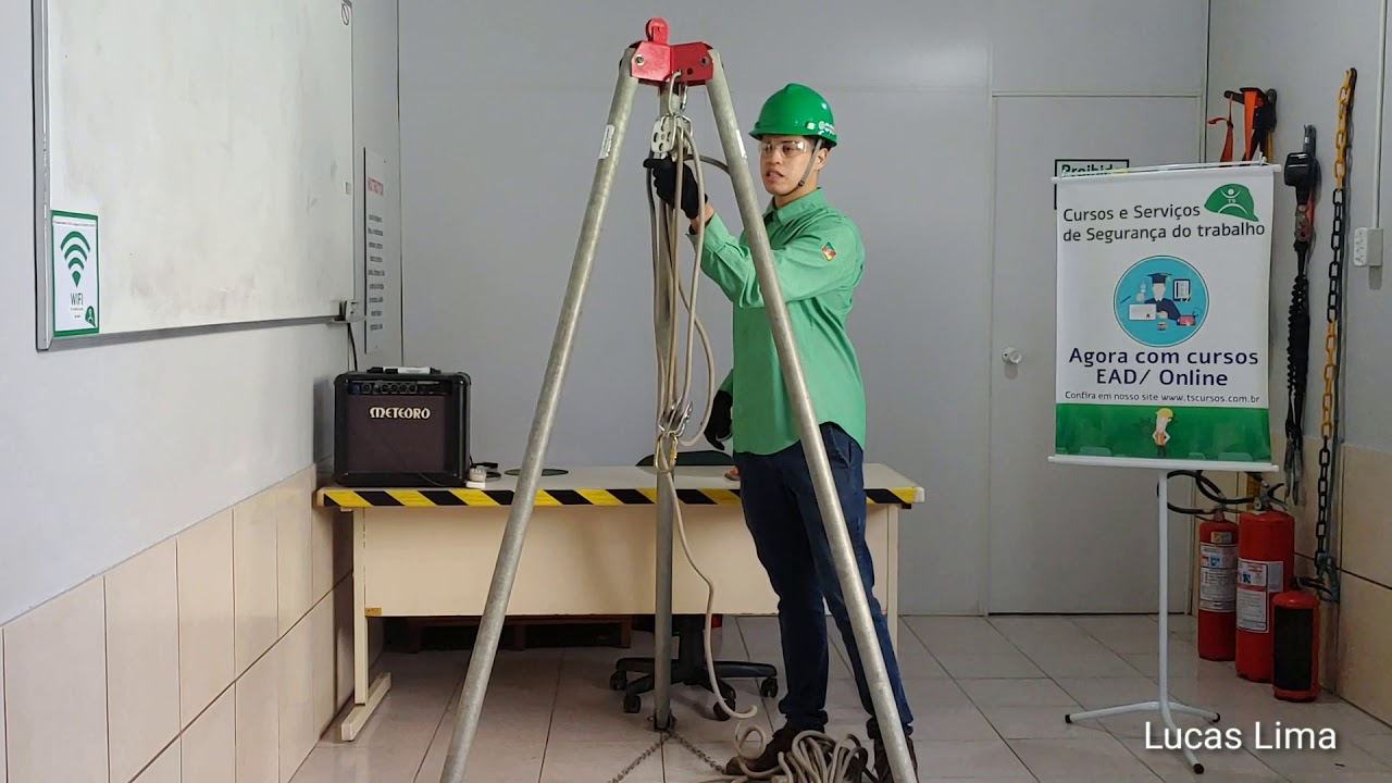 Simulação Pratica NR-33 Sistema Resgate 4 x 1