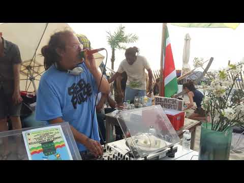 Back-a-Wall rockin' the Shamba Lion sound system