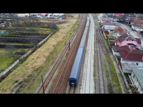 Trenul InterRegio 1831 pleacă din gara Huedin