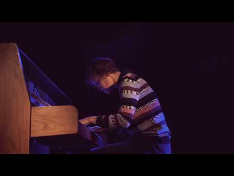Iiris Viljanen - Oregano Ghost (live at Oceanen)